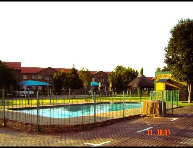 2 BEDROOM APARTMENT FOR SALE IN DIE HOEWES